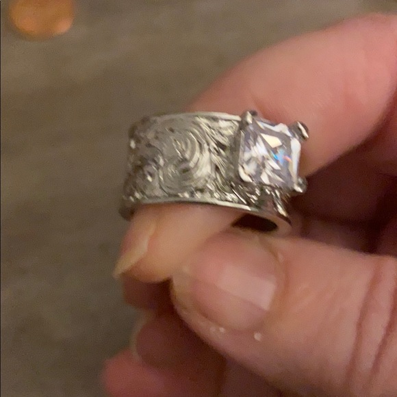 Silver ring - Picture 3 of 3